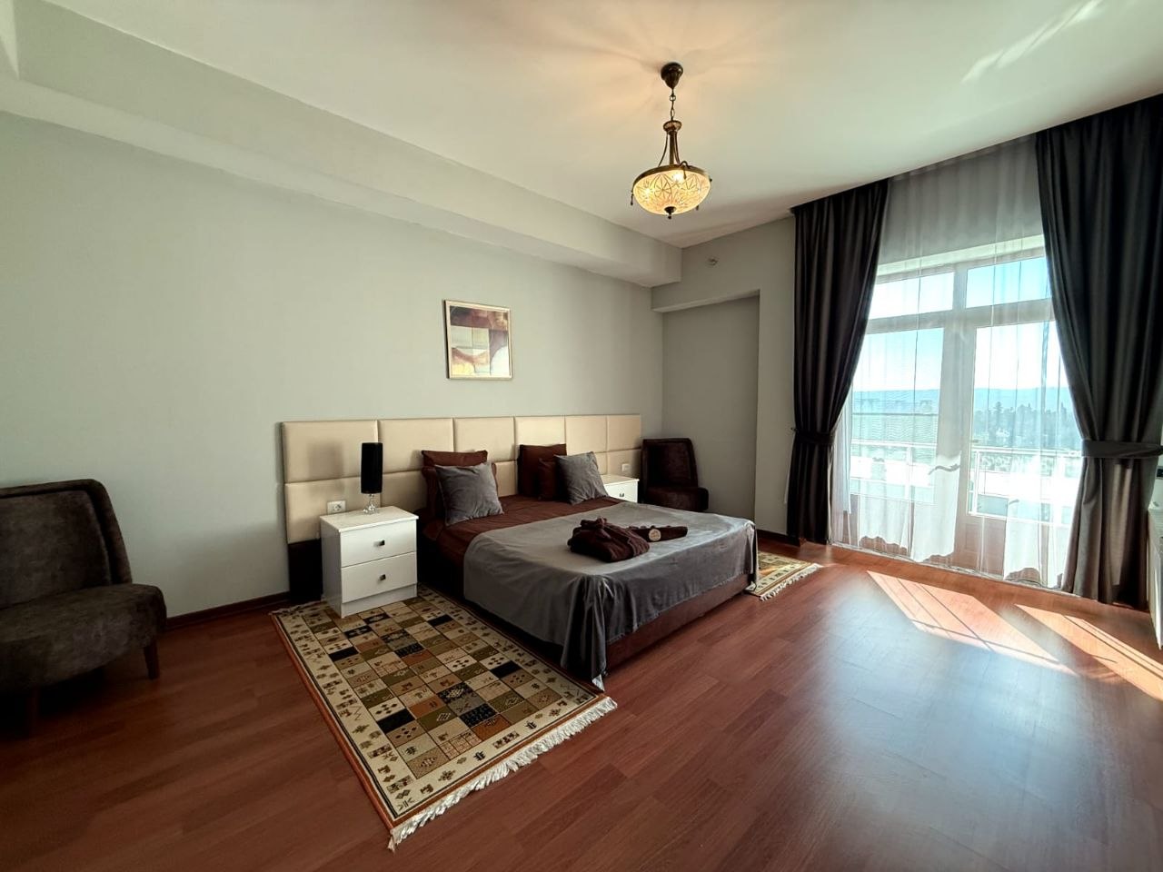 Hotelzimmer Kəpəz Naftalan — Doppelzimmer mit Balkon
